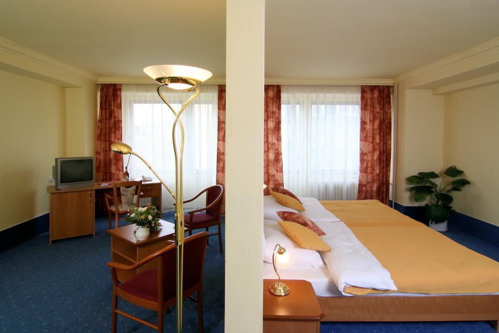 Albion Hotel Praha Ruang foto